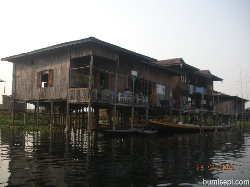 MYANMAR Inle Lake kehidupan atas air bumisepi com
